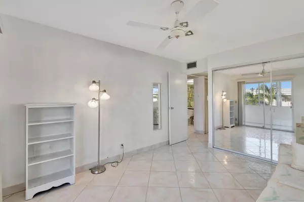 Delray Beach, FL 33446,608 Brittany M M