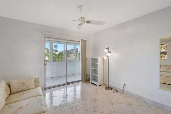 Delray Beach, FL 33446,608 Brittany M M