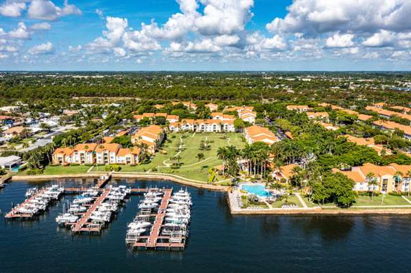 135 Yacht Club WAY 111, Hypoluxo, FL 33462