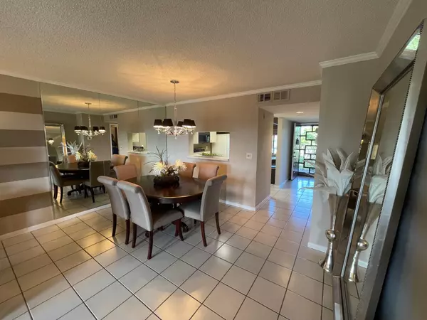 Delray Beach, FL 33446,7300 Amberly LN 403