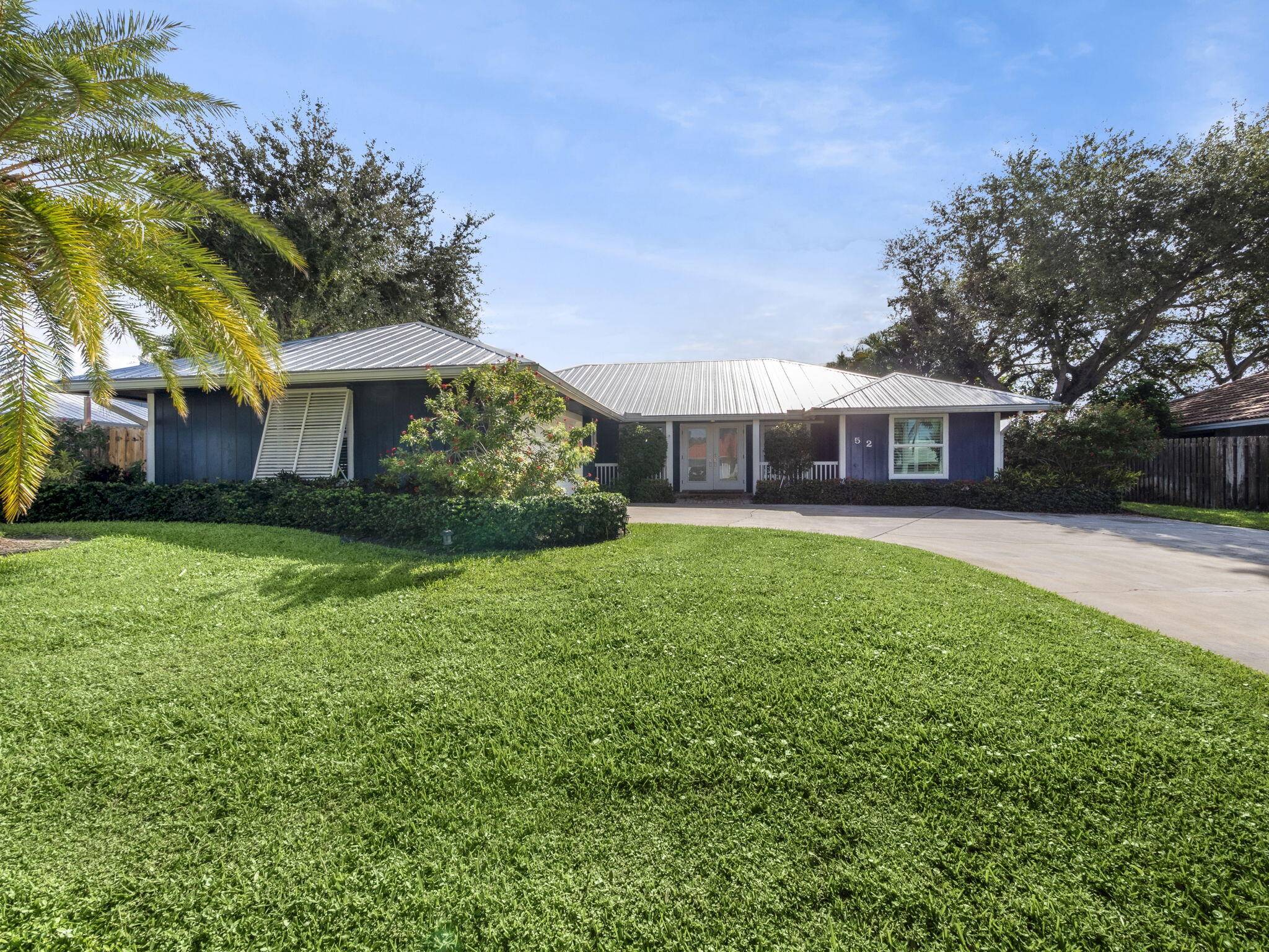 Tequesta, FL 33469,52 Birch PL