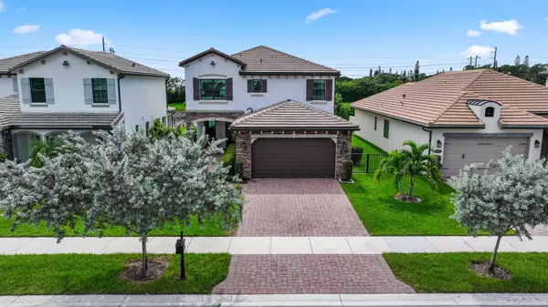 8851 Grand Prix LN, Boynton Beach, FL 33472