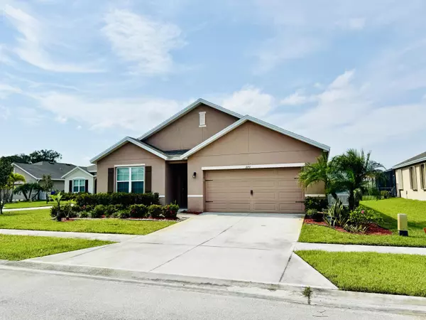 2251 SW Garfield DR, Vero Beach, FL 32968