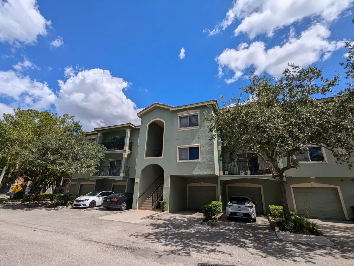 Royal Palm Beach, FL 33411,360 Crestwood CIR 101