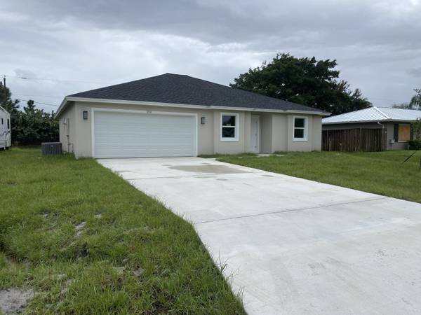 650 SE Karrigan TER, Port Saint Lucie, FL 34983