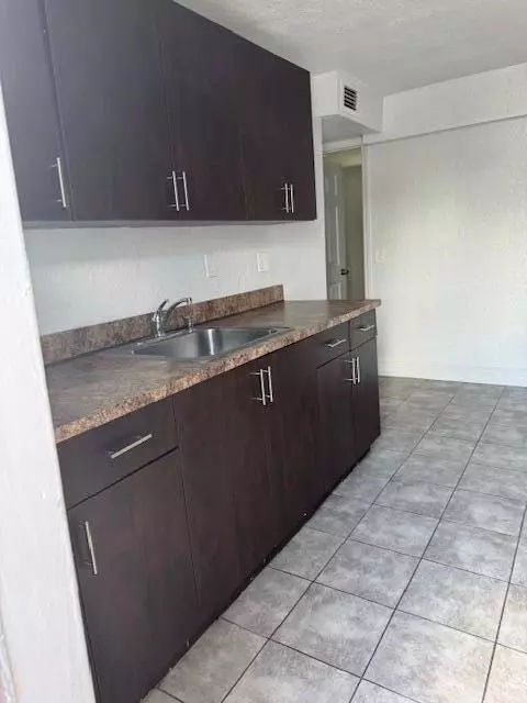 Riviera Beach, FL 33404,2840 Avenue S A Unit 4