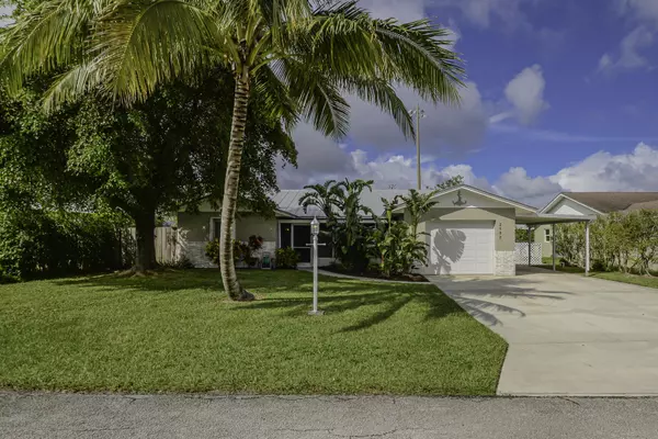 2502 NE 15th LN, Jensen Beach, FL 34957