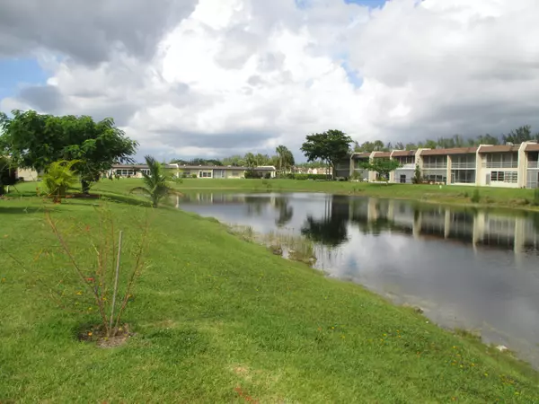 West Palm Beach, FL 33411,206 Lake Meryl DR