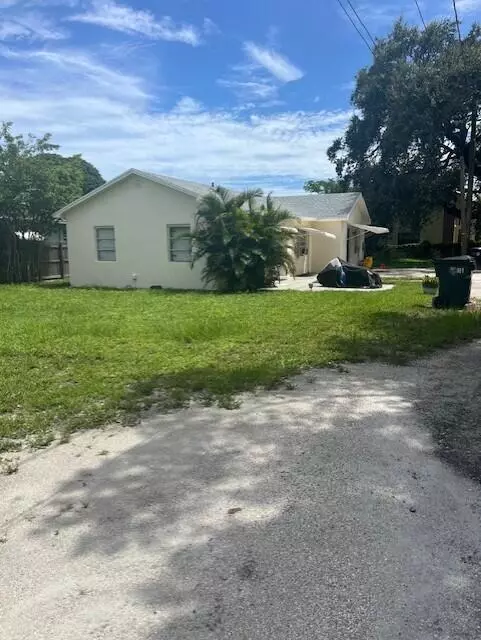 Lake Worth Beach, FL 33460,1751-1755 N 4 AVE