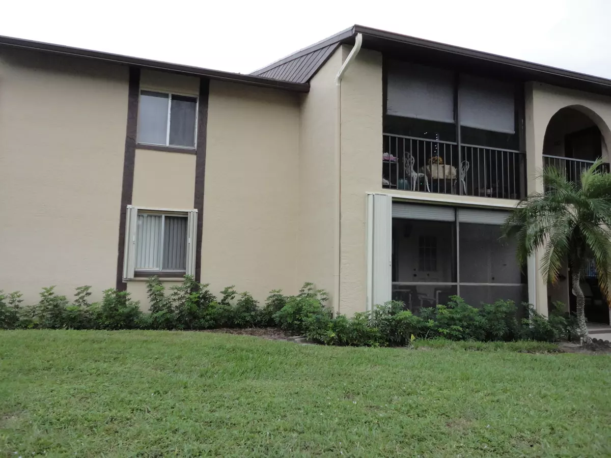 Greenacres, FL 33463,110 Lake Pine CIR B-1