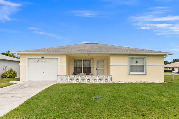 Fort Pierce, FL 34982,5712 Thatch PL