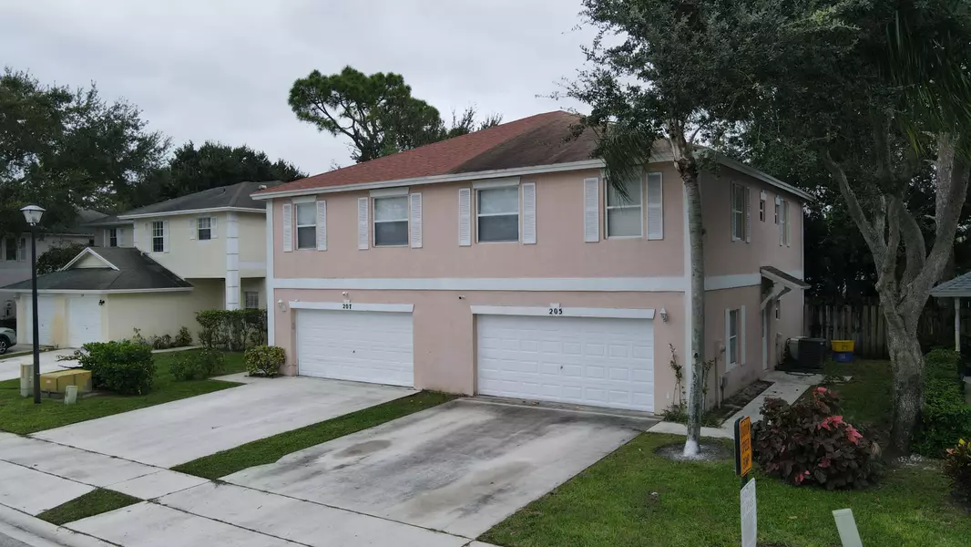 205 Leland LN, Greenacres, FL 33463