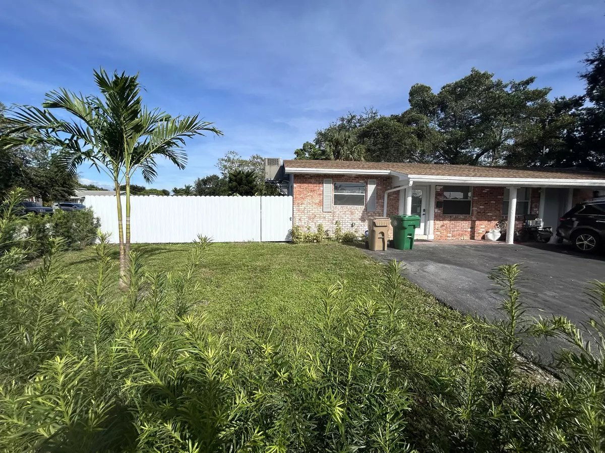 Davie, FL 33314,4350 SW 62nd AVE 1