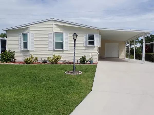 8456 Gallberry CIR, Port Saint Lucie, FL 34952