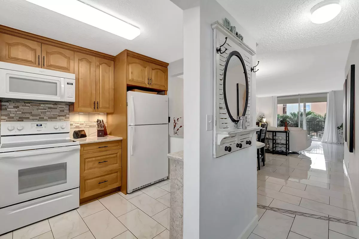 Boynton Beach, FL 33435,720 E Ocean AVE 303