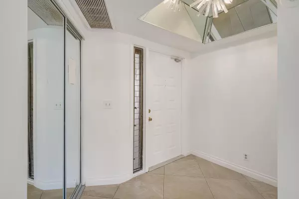 Lake Worth, FL 33467,5279 S Fountains DR 404