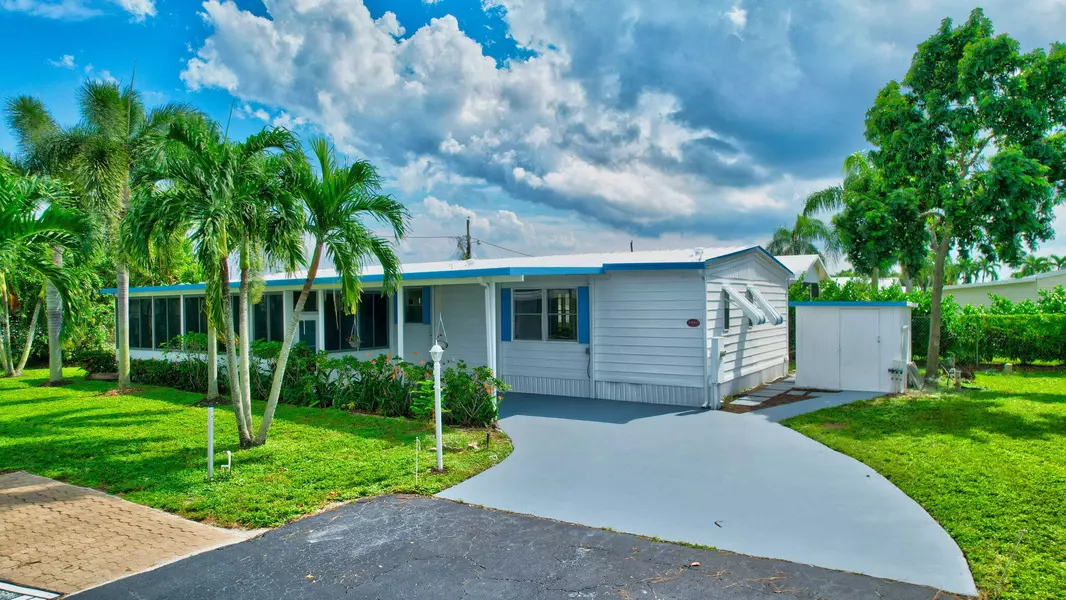 18005 Huapi Bay, Boynton Beach, FL 33436