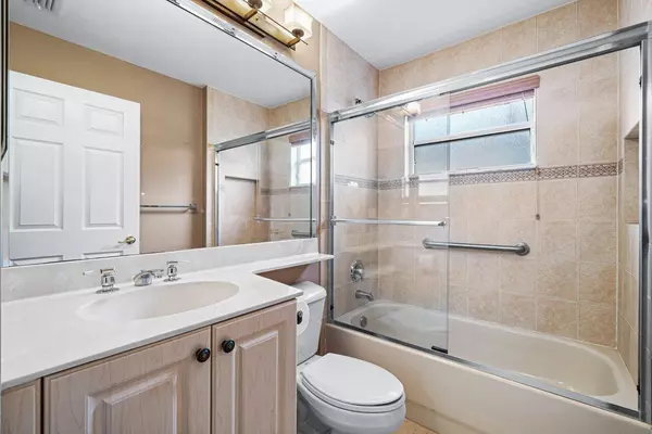 Lake Worth, FL 33467,7916 Seagrape Shores DR