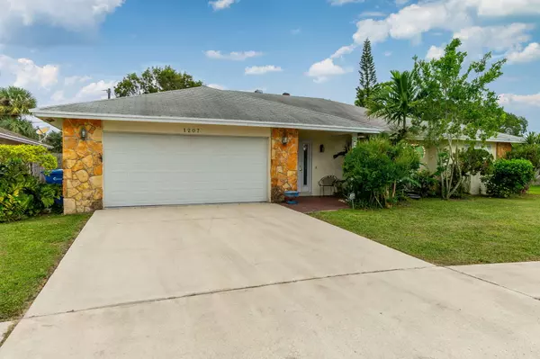 Lantana, FL 33462,1207 Palama WAY