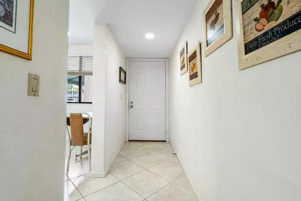 Boca Raton, FL 33433,6169 Balboa CIR 103