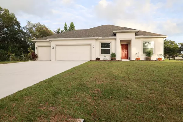 2365 SE Mantilla AVE, Palm Bay, FL 32909