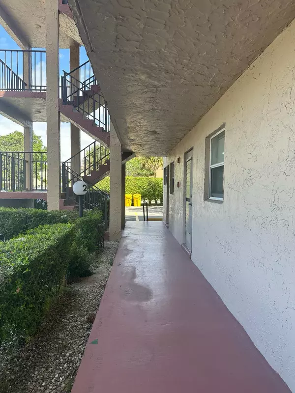 Palm Springs, FL 33461,225 Bonnie BLVD 116