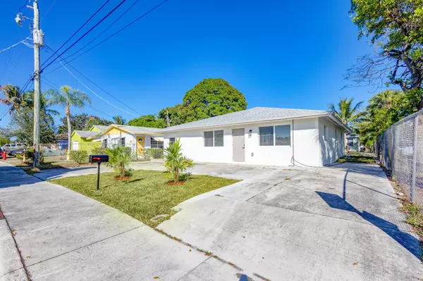 Riviera Beach, FL 33404,1432 W 35th ST