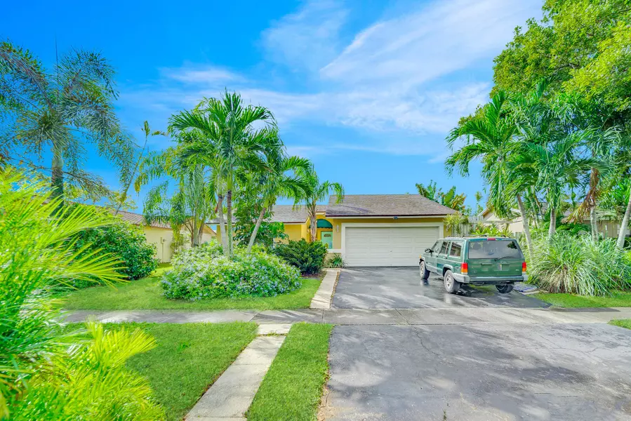 9092 Affirmed LN, Boca Raton, FL 33496