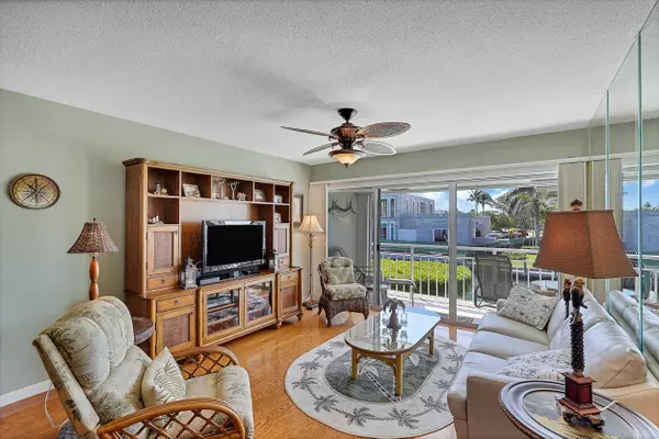 North Palm Beach, FL 33408,68 Yacht Club DR 22