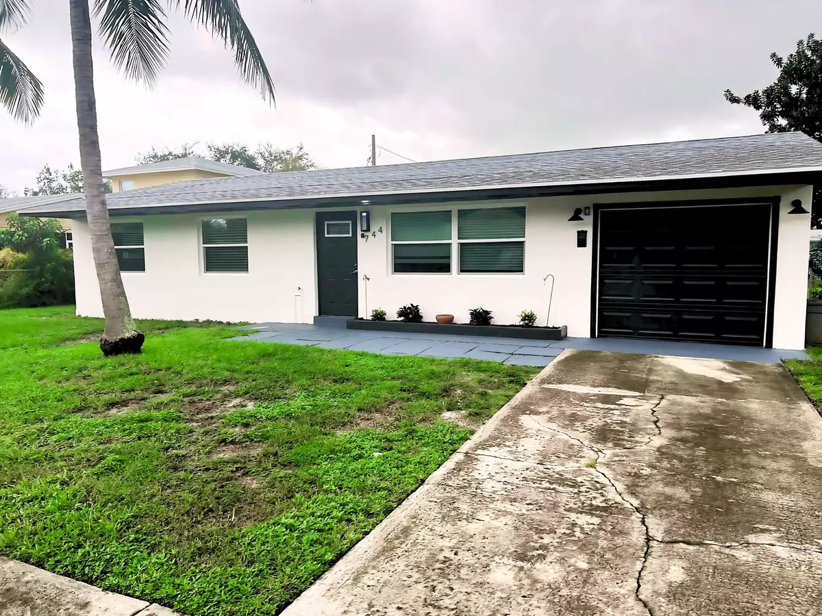 North Palm Beach, FL 33408,744 Buttonwood RD