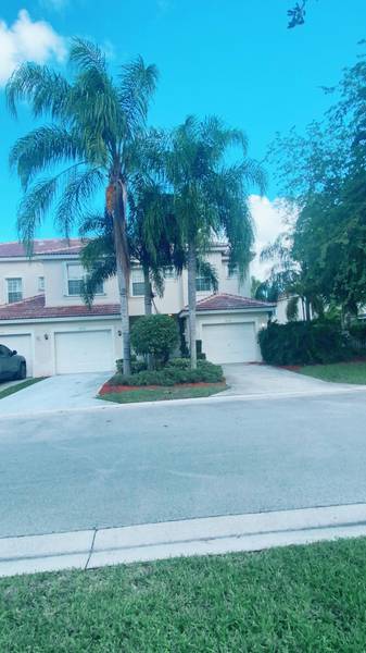 8054 Bellagio LN, Boynton Beach, FL 33472