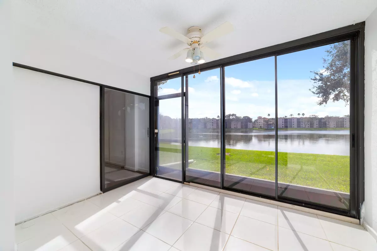 Delray Beach, FL 33484,6093 Pointe Regal CIR 106