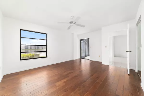 Delray Beach, FL 33484,6093 Pointe Regal CIR 106