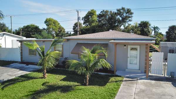 1122 S 14th ST, Lantana, FL 33462