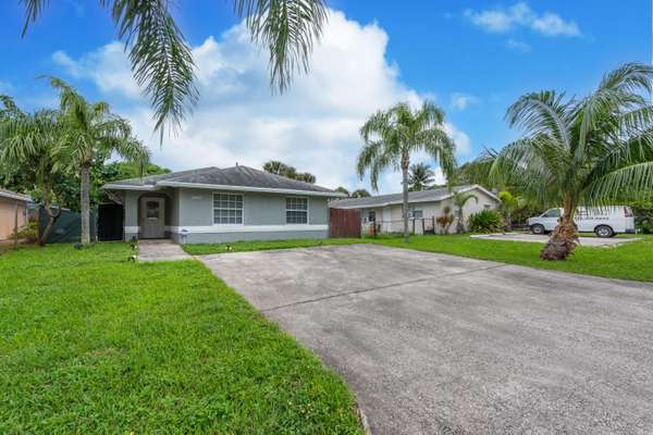 2455 Saginaw AVE, West Palm Beach, FL 33409