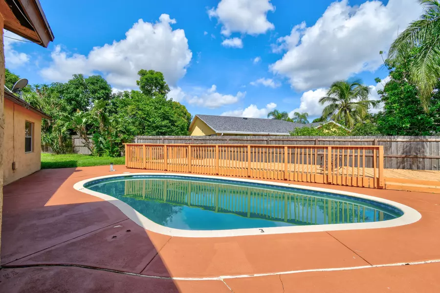 6126 Wauconda WAY E, Lake Worth, FL 33463