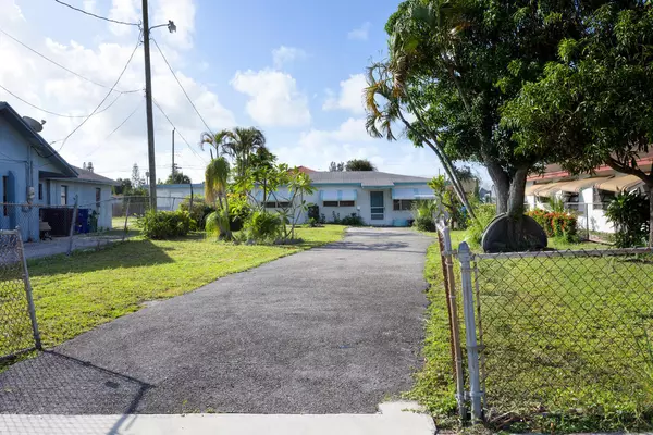 1465 W 28th ST,  Riviera Beach,  FL 33404