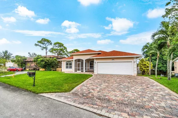 Lantana, FL 33462,6678 Westview DR