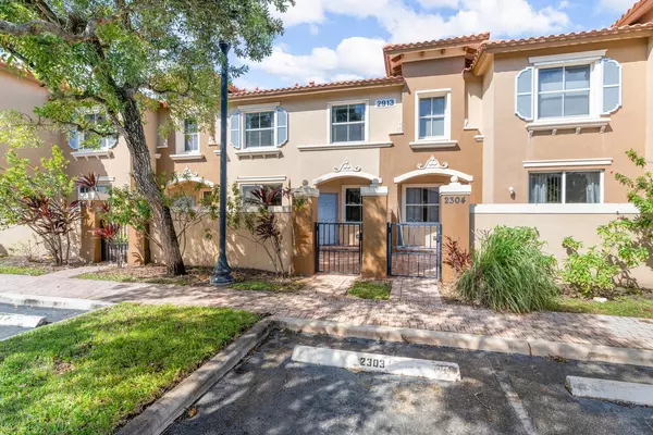 2913 Hidden Hills RD 2303, West Palm Beach, FL 33411