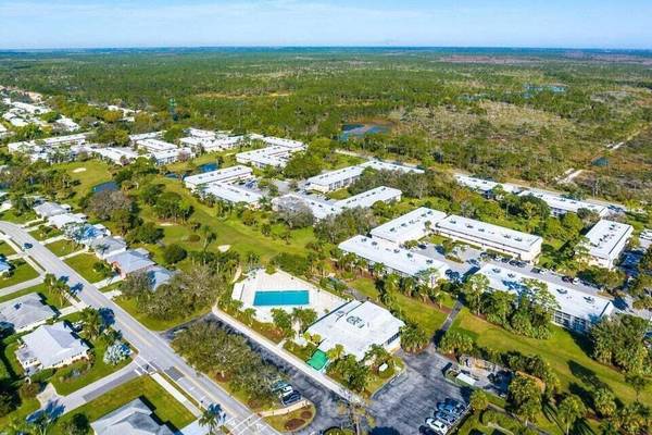 18081 SE Country Club DR Bldg 10 Unit 100, Tequesta, FL 33469