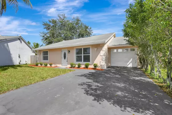 Lake Worth, FL 33463,5666 Lake George PL