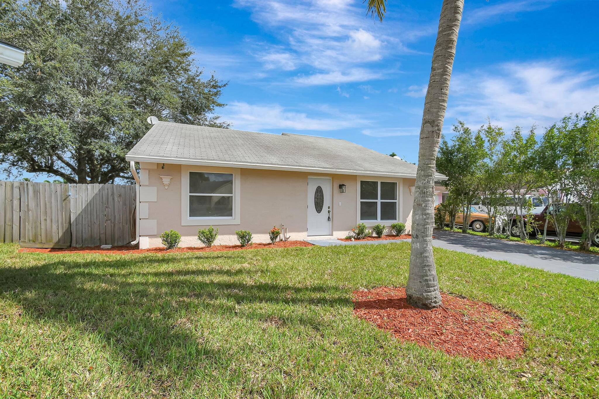 Lake Worth, FL 33463,5666 Lake George PL