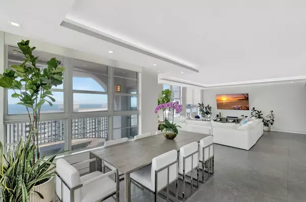 Miami Beach, FL 33140,5660 Collins AVE 21c