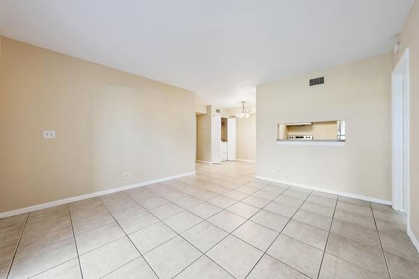 Jupiter, FL 33458,6392 Chasewood DR B