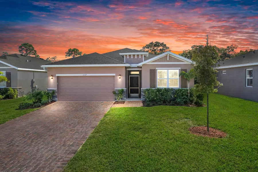 2337 SW Crowned Eagle CIR, Vero Beach, FL 32962