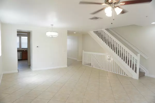 West Palm Beach, FL 33401,820 Millbrae CT 1