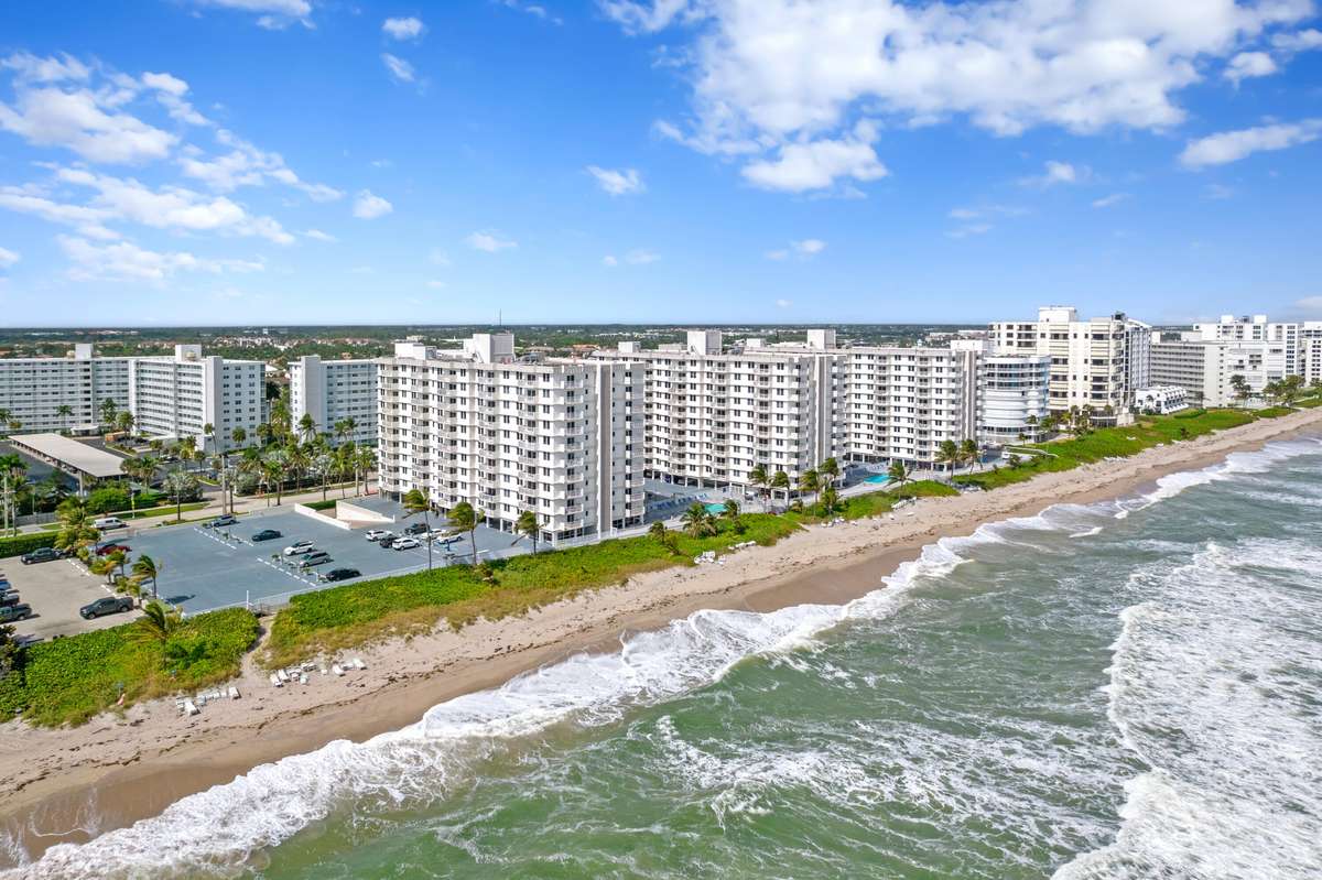 Highland Beach, FL 33487,3301 S Ocean BLVD 405