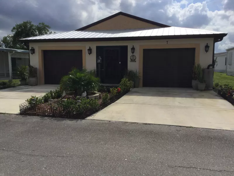 7 Desoto LN, Port Saint Lucie, FL 34952