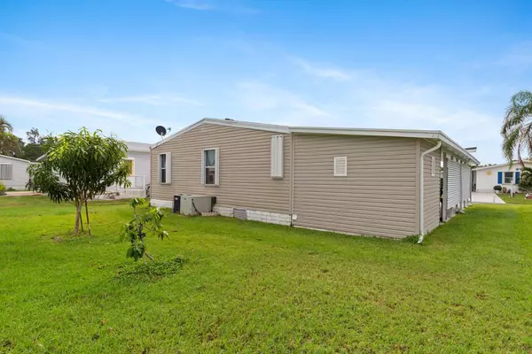 Fort Pierce, FL 34982,483 Tropical Isles CIR 19