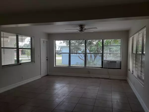 Palm Springs, FL 33461,213 Tam O Shanter DR